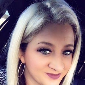 Meet your Posher, Candi